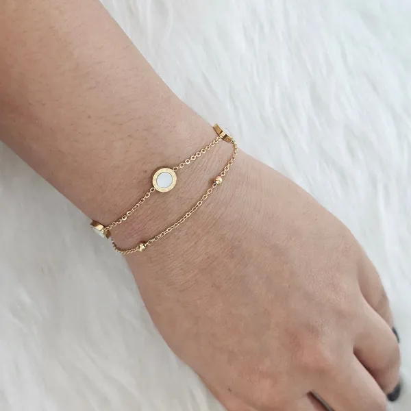 Golden_Lucky_Clover_Charm_Bracelet_For_Women