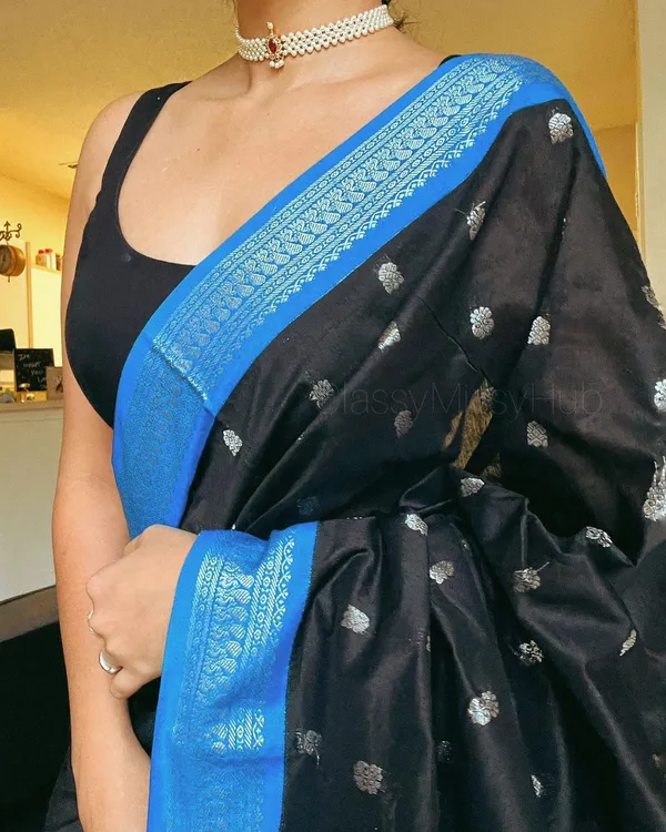 Woven_Kanjivaram_Jacquard_Banarasi_Silk_Saree