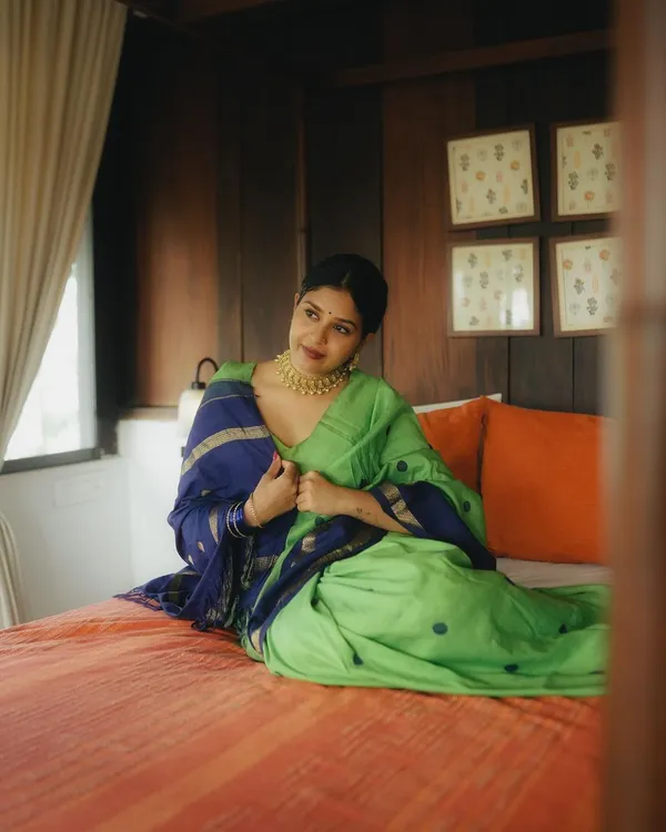 Woven_Kanjivaram_Jacquard_Banarasi_Silk_Saree