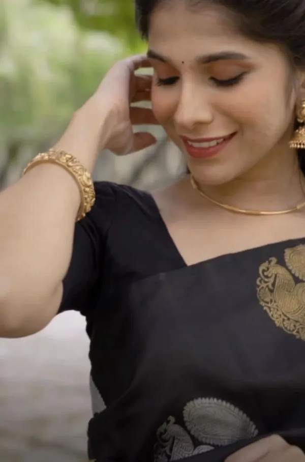 Woven_Kanjivaram_Jacquard_Banarasi_Silk_Saree