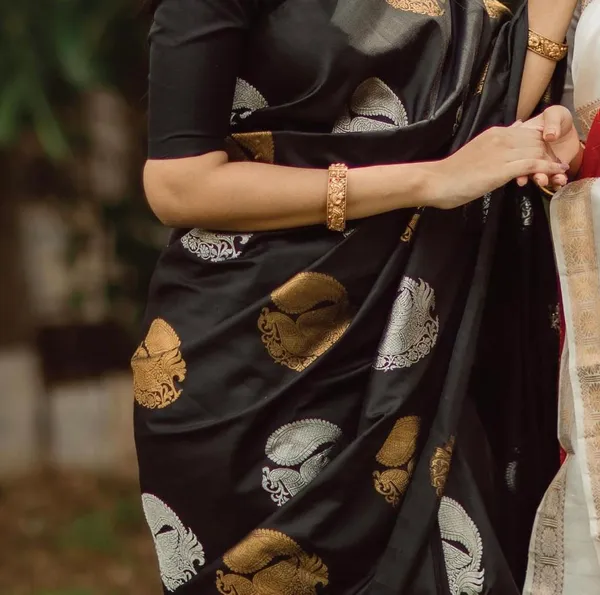 Woven_Kanjivaram_Jacquard_Banarasi_Silk_Saree