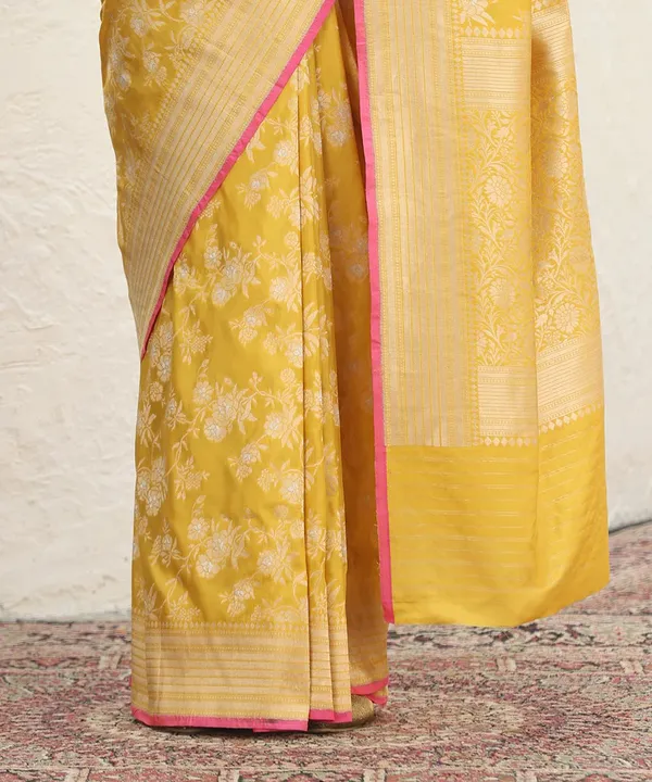 Woven_Kanjivaram_Jacquard_Banarasi_Silk_Saree