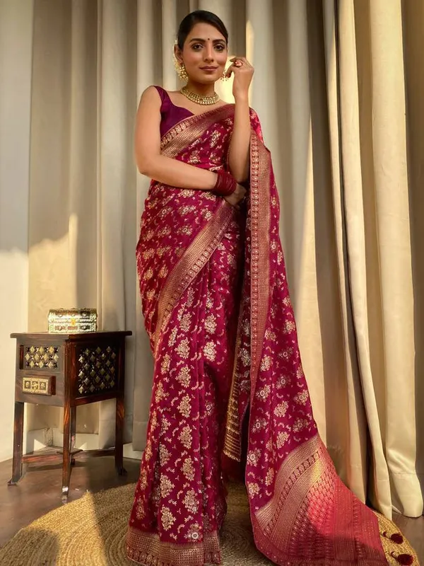 Woven_Kanjivaram_Jacquard_Banarasi_Silk_Saree