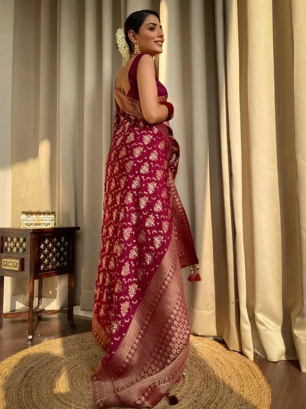 Woven_Kanjivaram_Jacquard_Banarasi_Silk_Saree