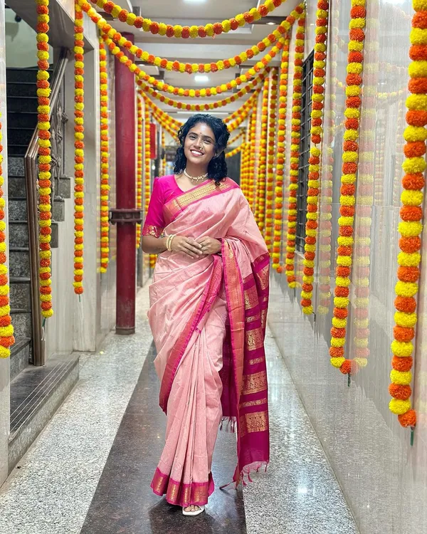 Woven_Kanjivaram_Jacquard_Banarasi_Silk_Saree