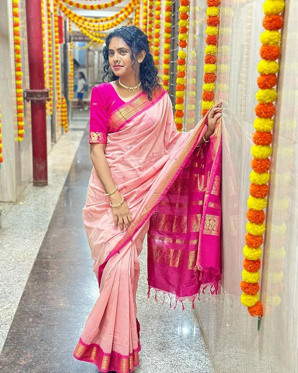 Woven_Kanjivaram_Jacquard_Banarasi_Silk_Saree