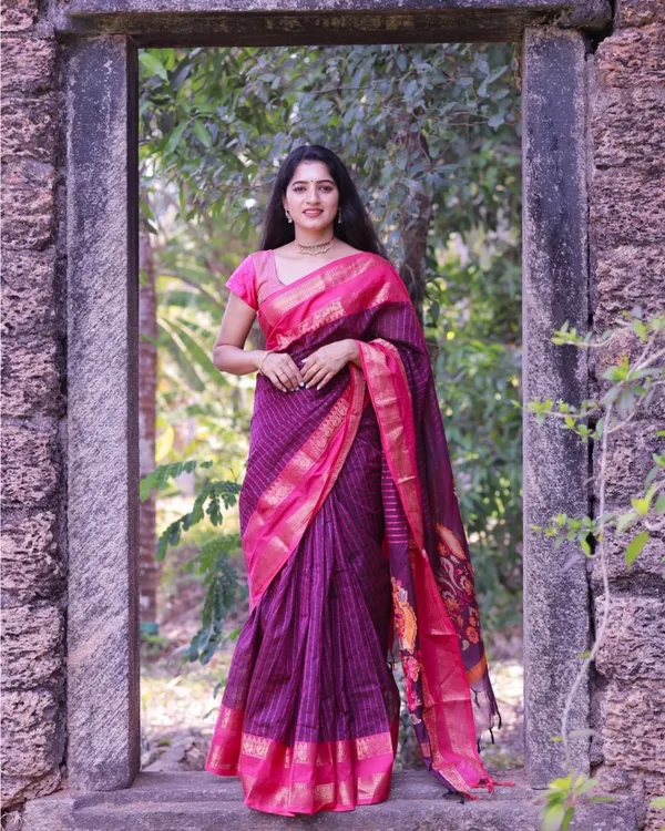 Woven_Kanjivaram_Jacquard_Banarasi_Silk_Saree