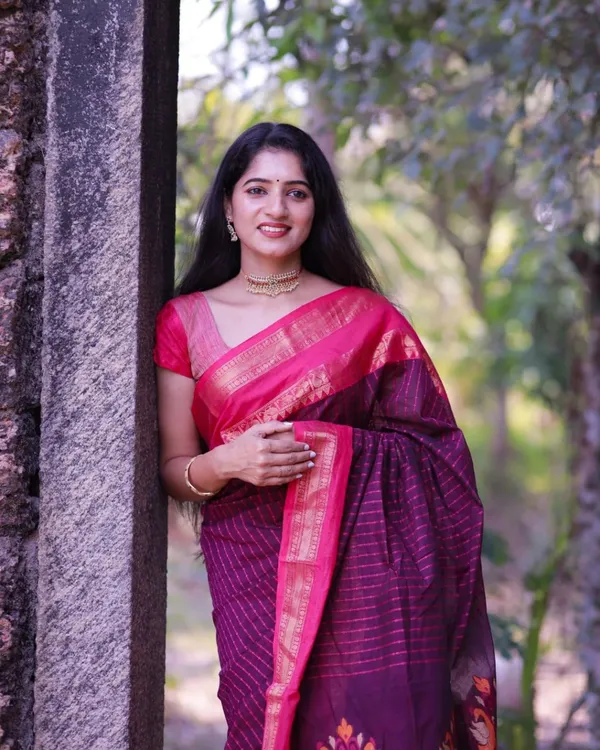 Woven_Kanjivaram_Jacquard_Banarasi_Silk_Saree