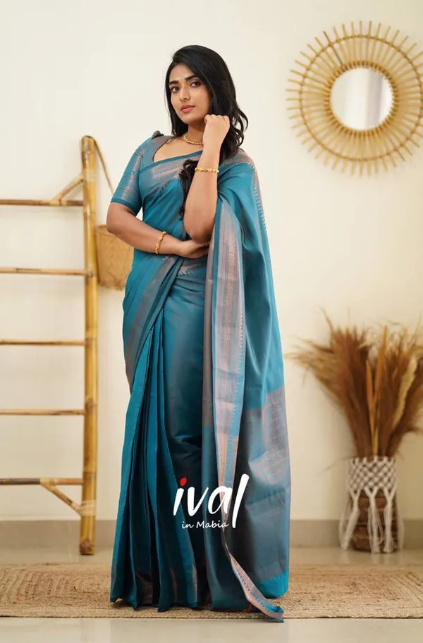 Woven_Kanjivaram_Jacquard_Banarasi_Silk_Saree