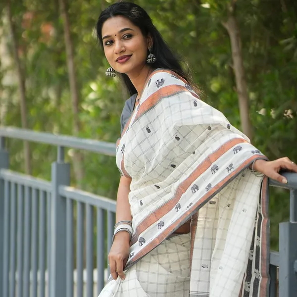 Woven_Kanjivaram_Jacquard_Banarasi_Silk_Saree