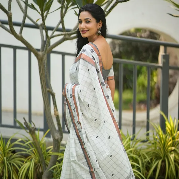 Woven_Kanjivaram_Jacquard_Banarasi_Silk_Saree