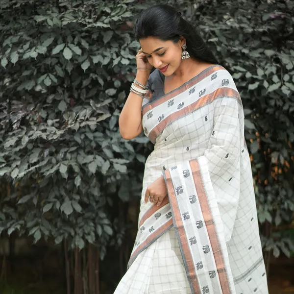 Woven_Kanjivaram_Jacquard_Banarasi_Silk_Saree