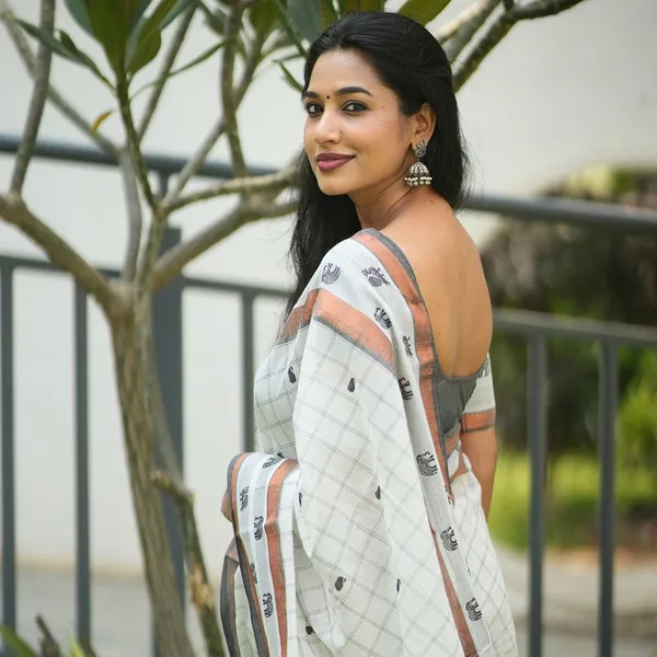 Woven_Kanjivaram_Jacquard_Banarasi_Silk_Saree