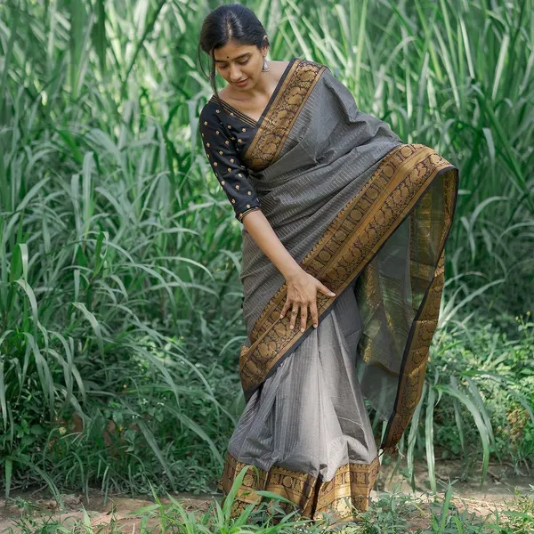 Woven_Kanjivaram_Jacquard_Banarasi_Silk_Saree