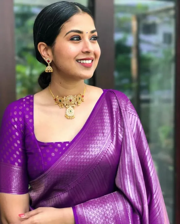 Woven_Kanjivaram_Jacquard_Banarasi_Silk_Saree