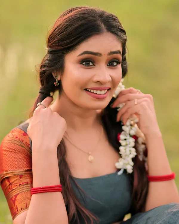Kanjiveram_Silk_Zari_Lehenga_With_Blouse_Along_With_Banarsi_Silk_Dupatta