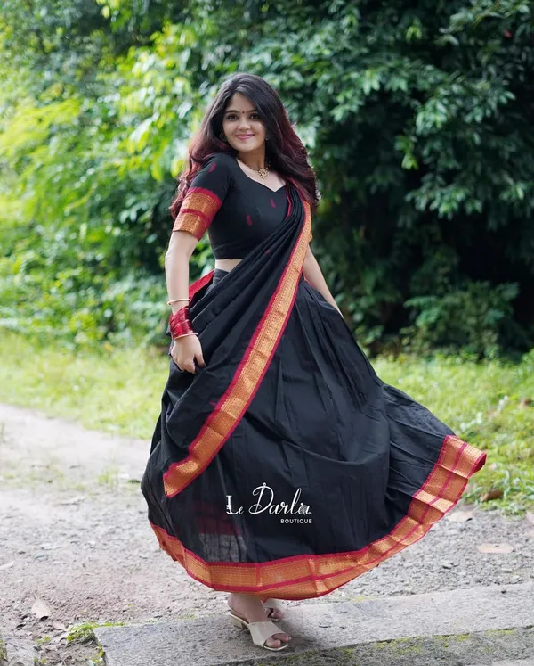 Kanjiveram_Silk_Zari_Lehenga_With_Blouse_Along_With_Banarsi_Silk_Dupatta