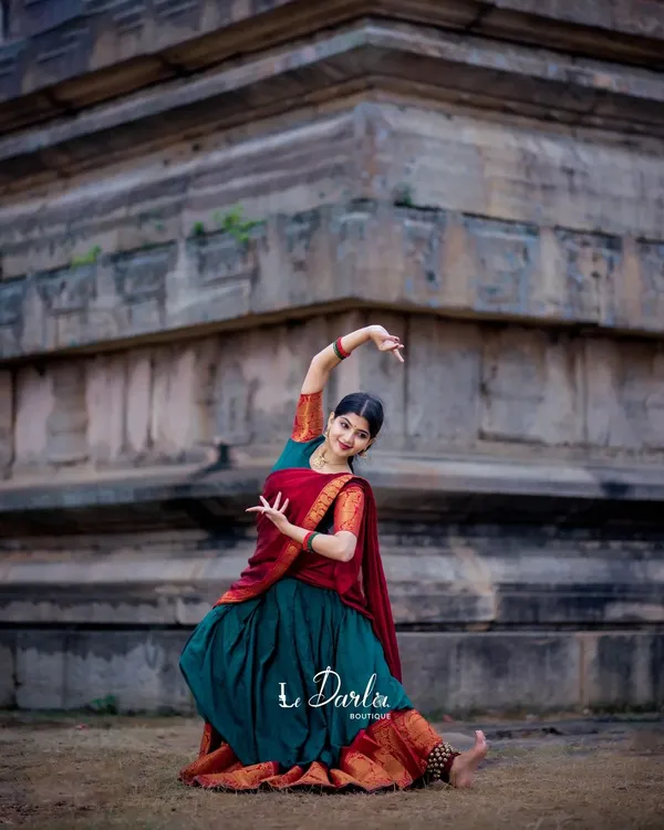Kanjiveram_Silk_Zari_Lehenga_With_Blouse_Along_With_Banarsi_Silk_Dupatta