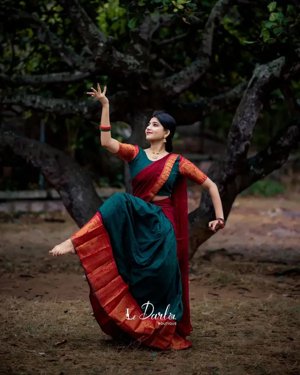 Kanjiveram_Silk_Zari_Lehenga_With_Blouse_Along_With_Banarsi_Silk_Dupatta