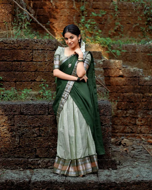 Kanjiveram_Silk_Zari_Lehenga_With_Blouse_Along_With_Banarsi_Silk_Dupatta