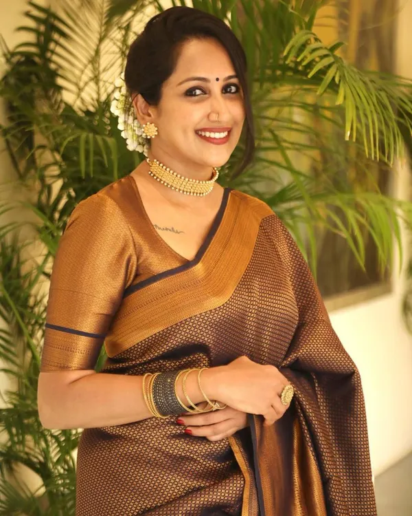 Woven_Kanjivaram_Jacquard_Banarasi_Silk_Saree