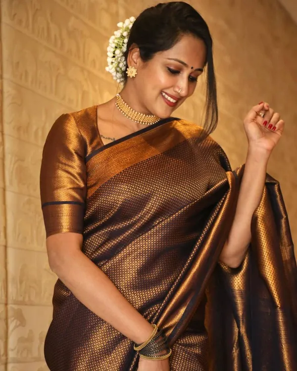 Woven_Kanjivaram_Jacquard_Banarasi_Silk_Saree