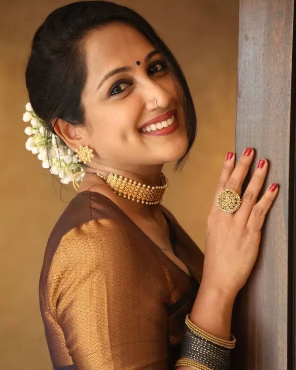 Woven_Kanjivaram_Jacquard_Banarasi_Silk_Saree