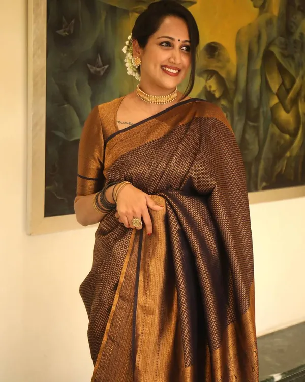 Woven_Kanjivaram_Jacquard_Banarasi_Silk_Saree