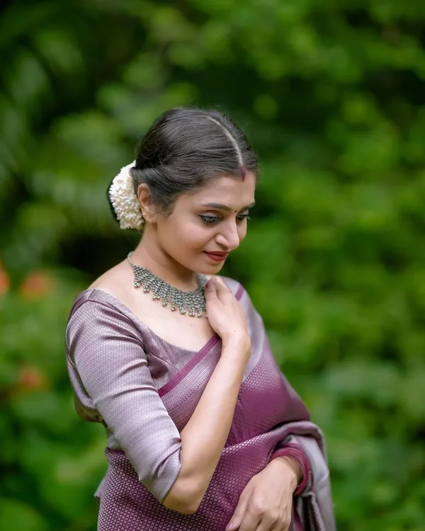 Woven_Kanjivaram_Jacquard_Banarasi_Silk_Saree