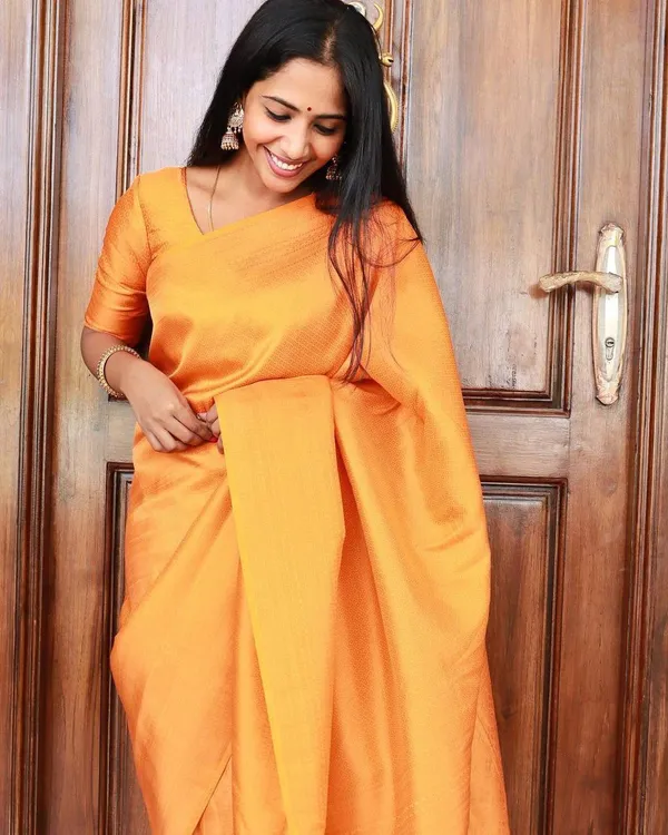 Woven_Kanjivaram_Jacquard_Banarasi_Silk_Saree