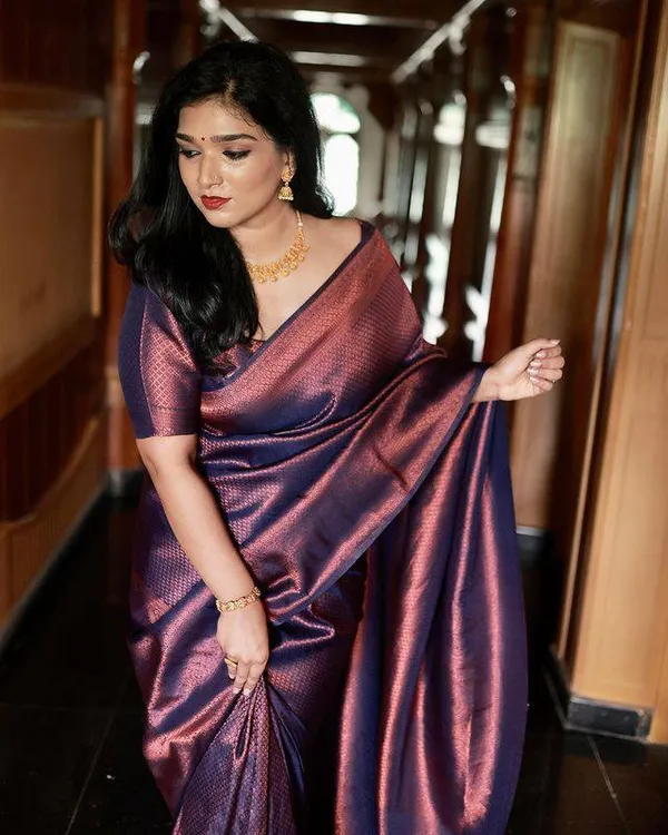 Woven_Kanjivaram_Jacquard_Banarasi_Silk_Saree