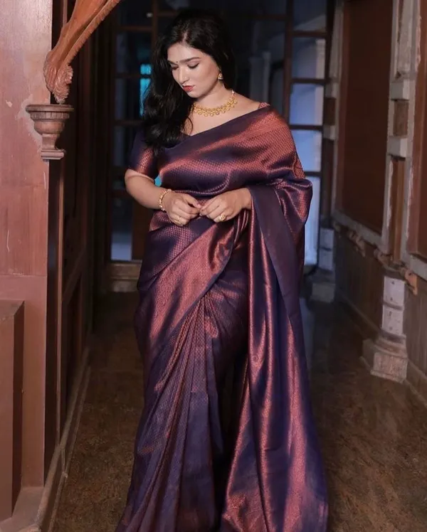Woven_Kanjivaram_Jacquard_Banarasi_Silk_Saree