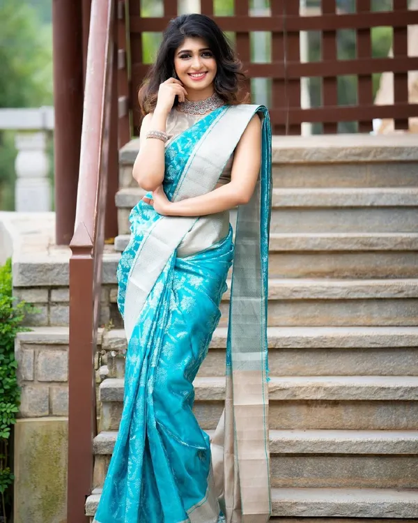 Woven_Kanjivaram_Jacquard_Banarasi_Silk_Saree