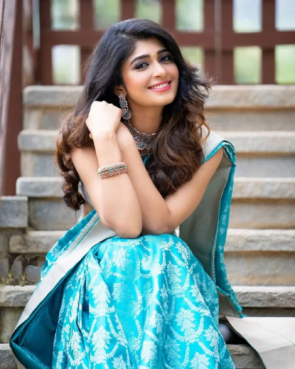 Woven_Kanjivaram_Jacquard_Banarasi_Silk_Saree