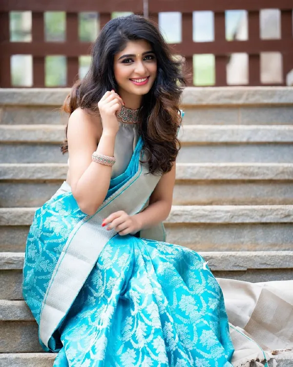 Woven_Kanjivaram_Jacquard_Banarasi_Silk_Saree
