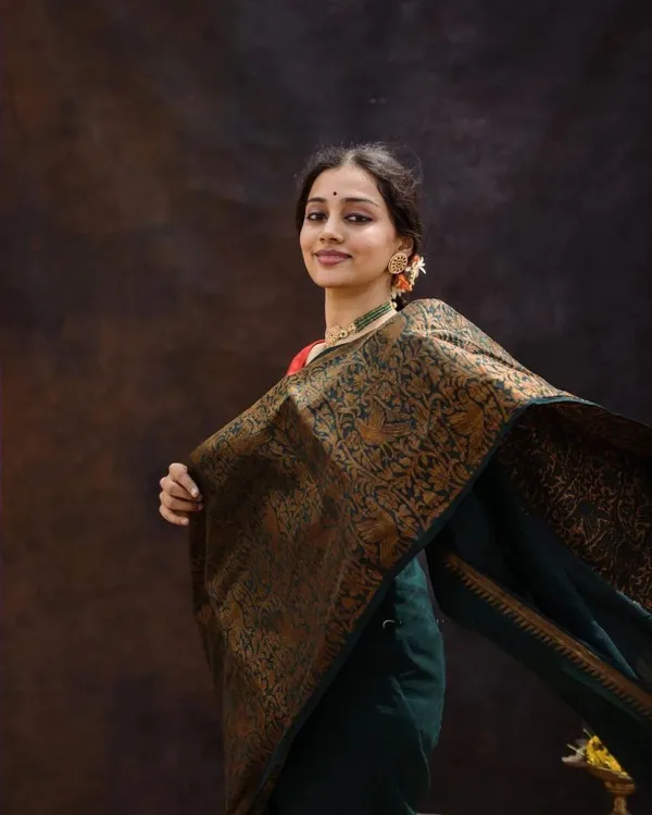 Woven_Kanjivaram_Jacquard_Banarasi_Silk_Saree