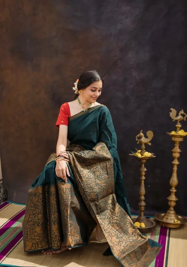 Woven_Kanjivaram_Jacquard_Banarasi_Silk_Saree