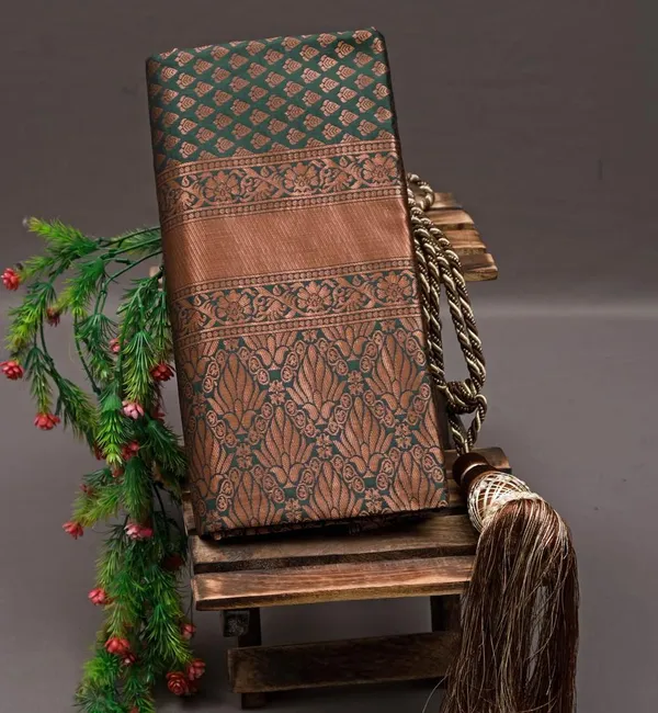 Woven_Kanjivaram_Jacquard_Banarasi_Silk_Saree