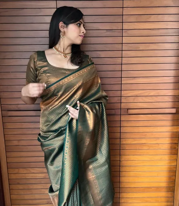 Woven_Kanjivaram_Jacquard_Banarasi_Silk_Saree