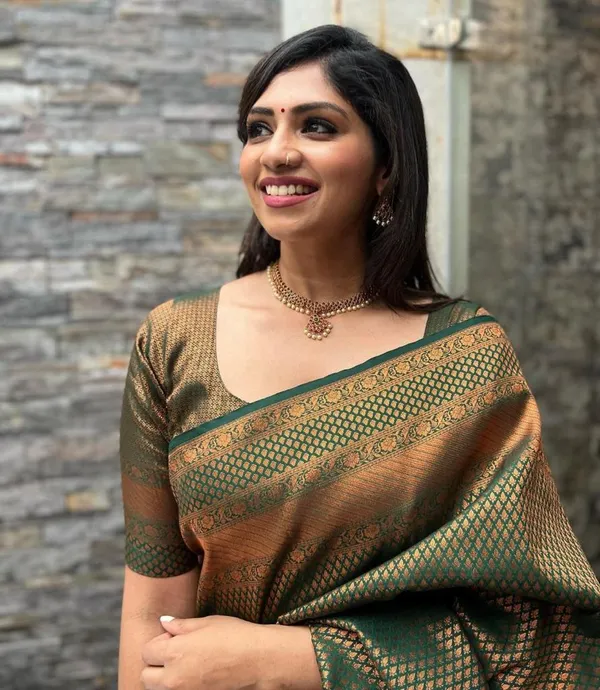 Woven_Kanjivaram_Jacquard_Banarasi_Silk_Saree
