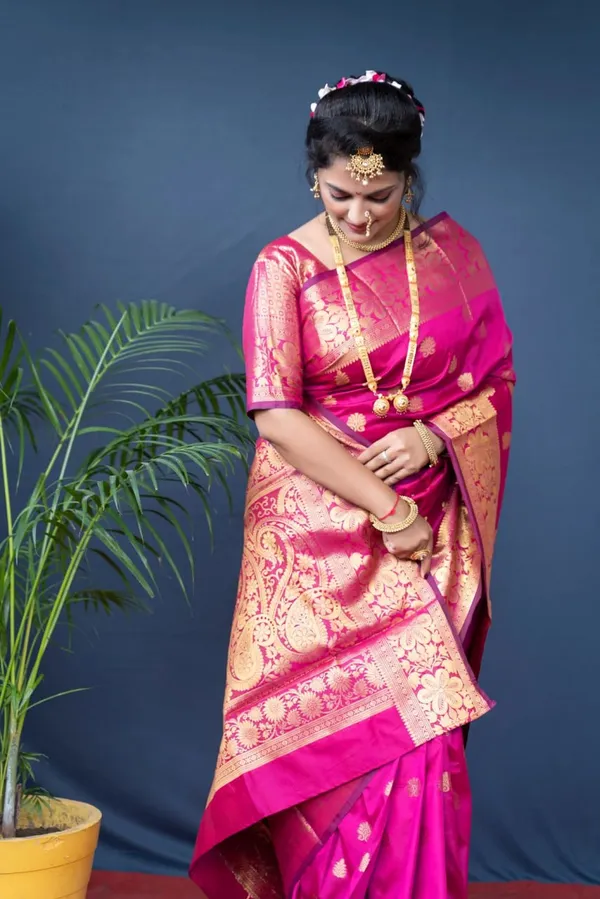 Woven_Kanjivaram_Jacquard_Banarasi_Silk_Saree