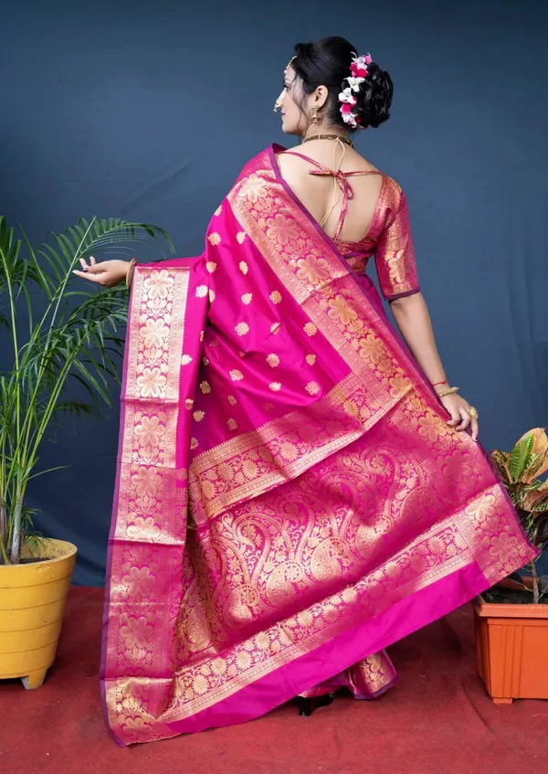 Woven_Kanjivaram_Jacquard_Banarasi_Silk_Saree