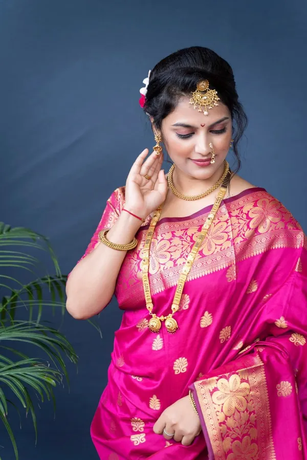Woven_Kanjivaram_Jacquard_Banarasi_Silk_Saree