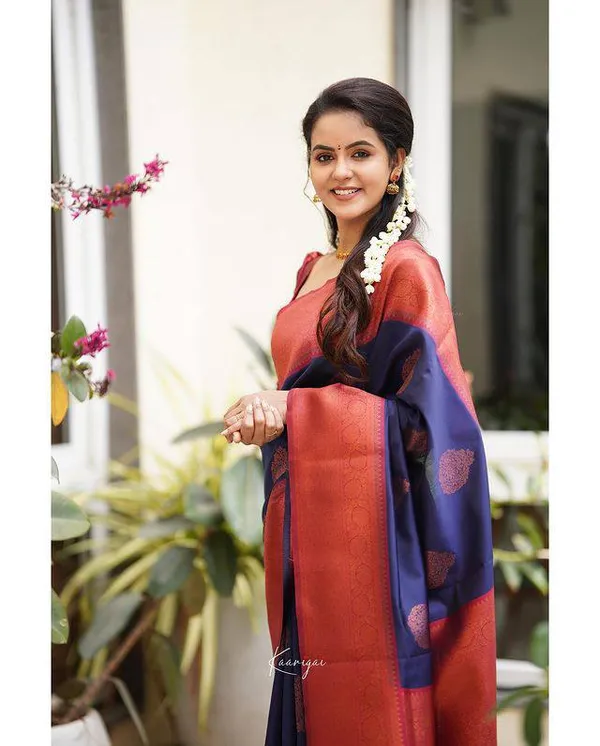 Woven_Kanjivaram_Jacquard_Banarasi_Silk_Saree