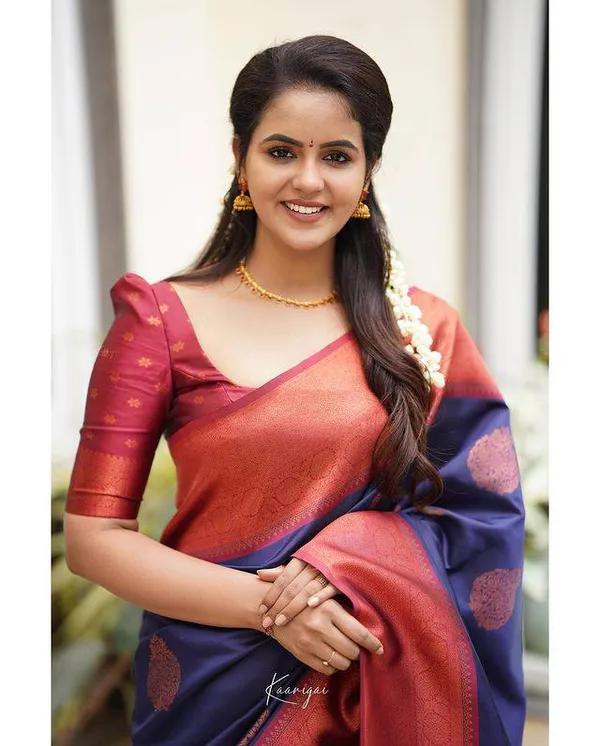 Woven_Kanjivaram_Jacquard_Banarasi_Silk_Saree