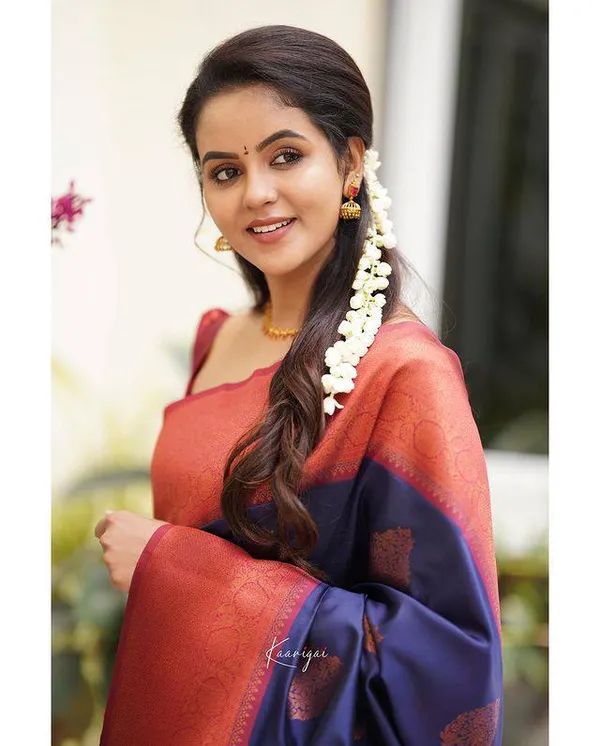 Woven_Kanjivaram_Jacquard_Banarasi_Silk_Saree