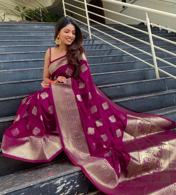 Woven_Kanjivaram_Jacquard_Banarasi_Silk_Saree