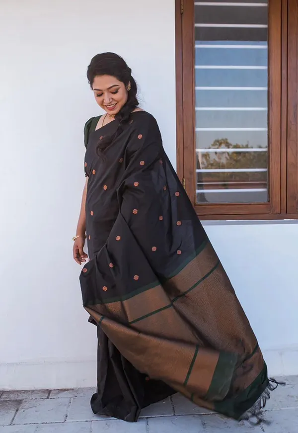 Woven_Kanjivaram_Jacquard_Banarasi_Silk_Saree