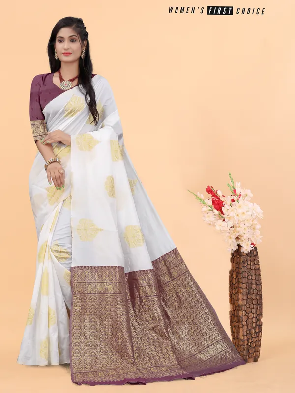 Woven_Kanjivaram_Jacquard_Banarasi_Silk_Saree