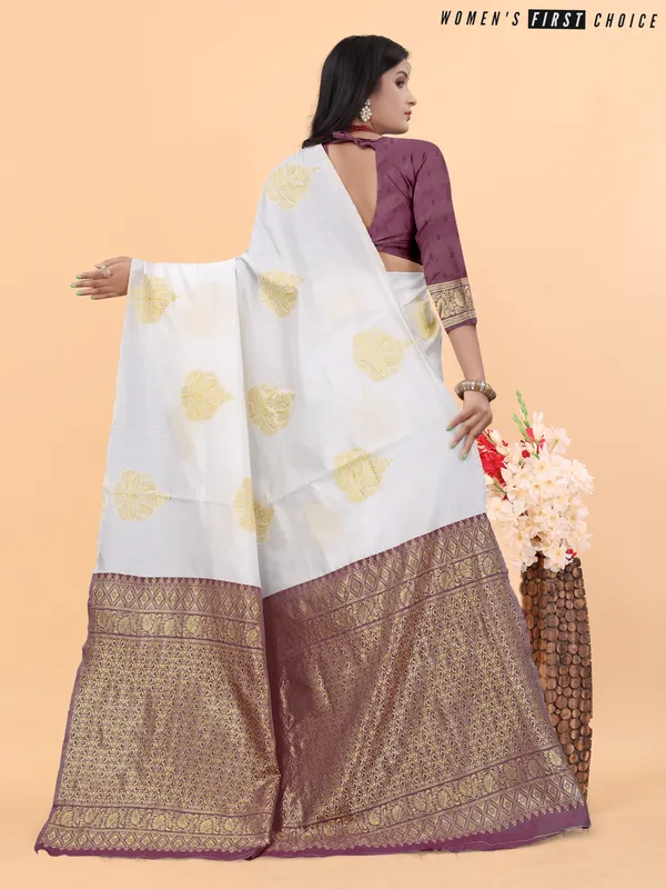 Woven_Kanjivaram_Jacquard_Banarasi_Silk_Saree